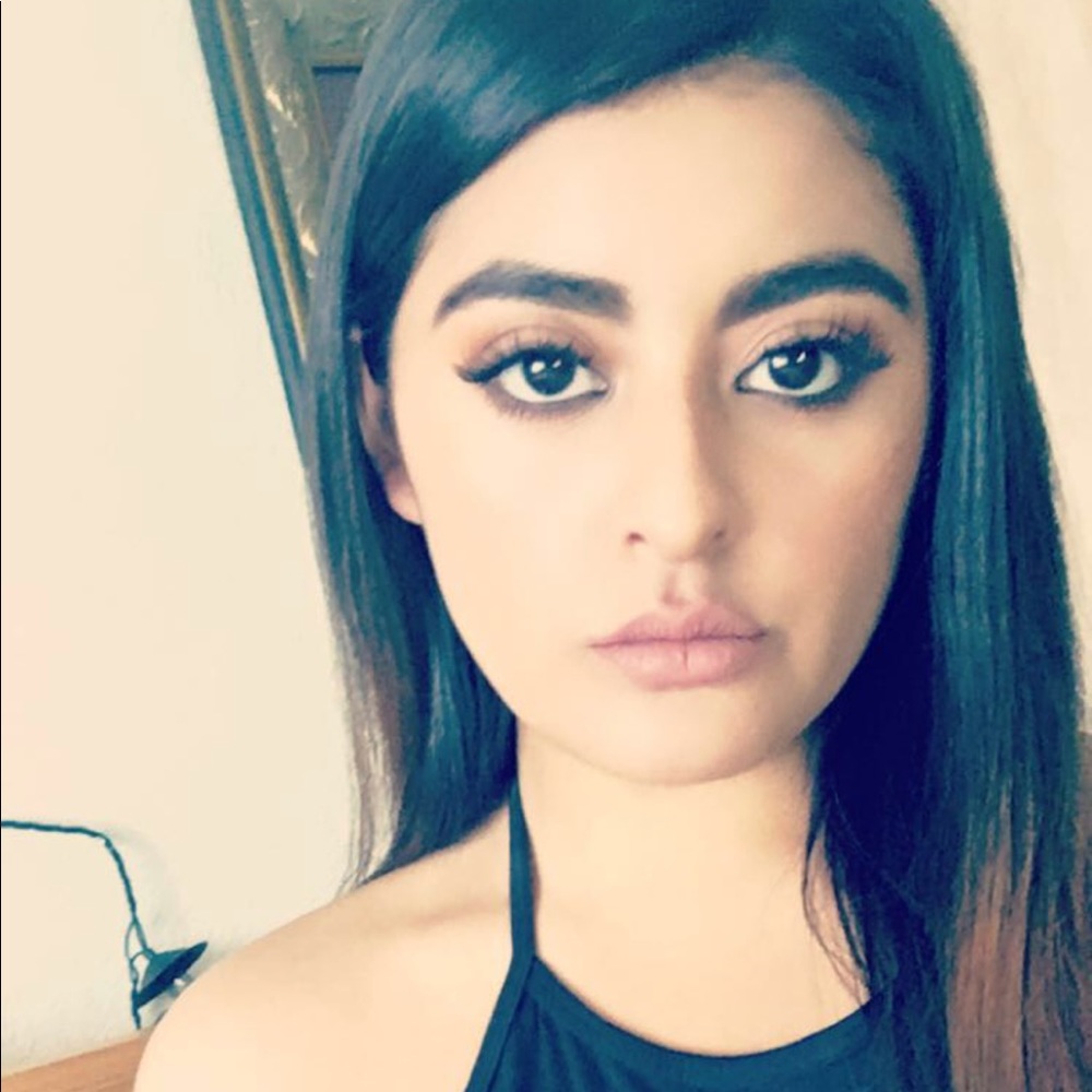 Meet your Posher, Angelica